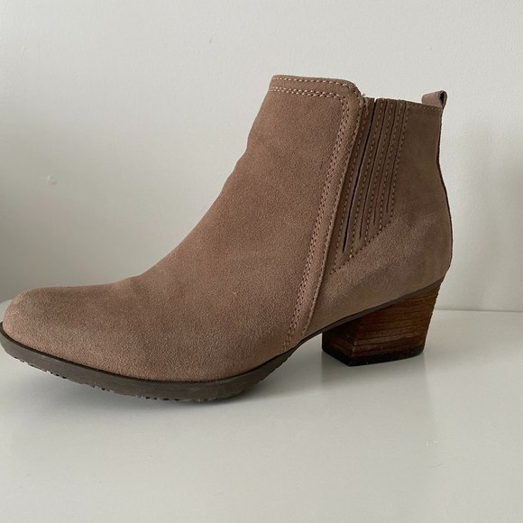 Blondo Brown Suede Booties - Picture 2 of 7